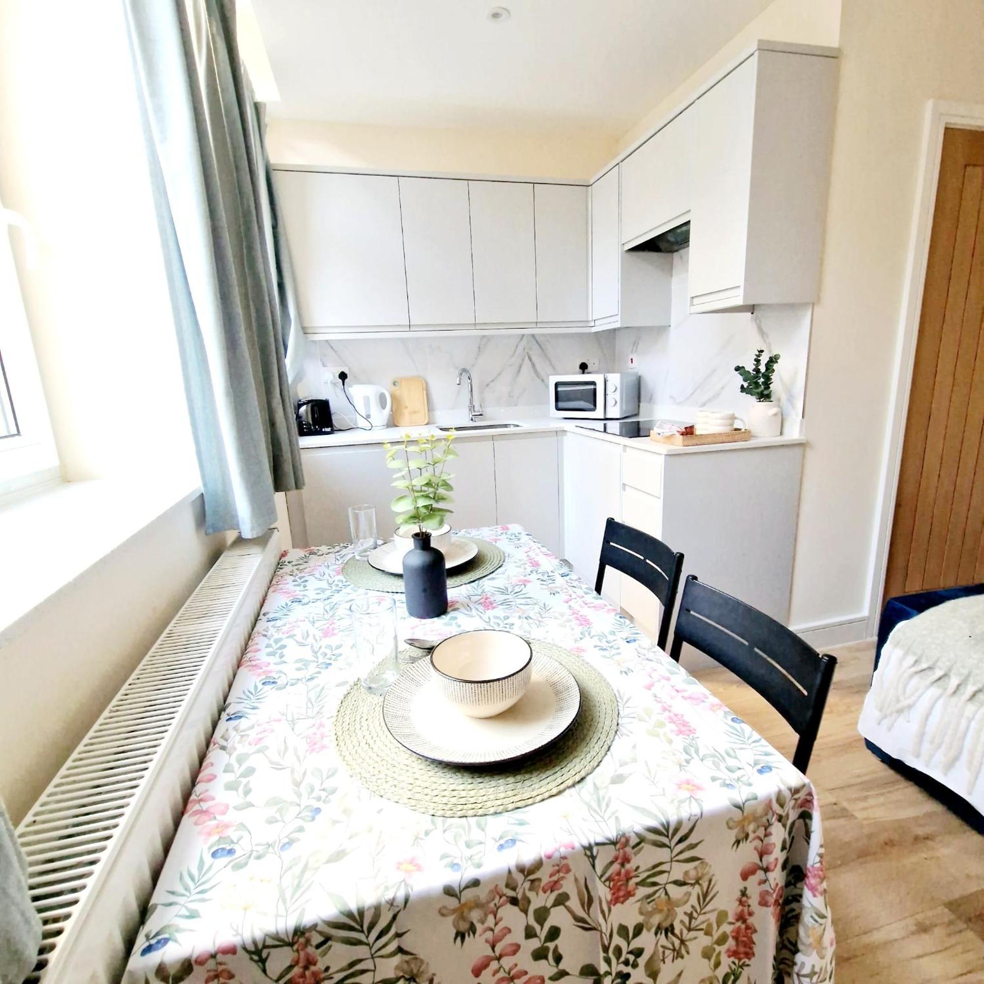 Crendon House Boutique Hotel High Wycombe Buckinghamshire Екстериор снимка