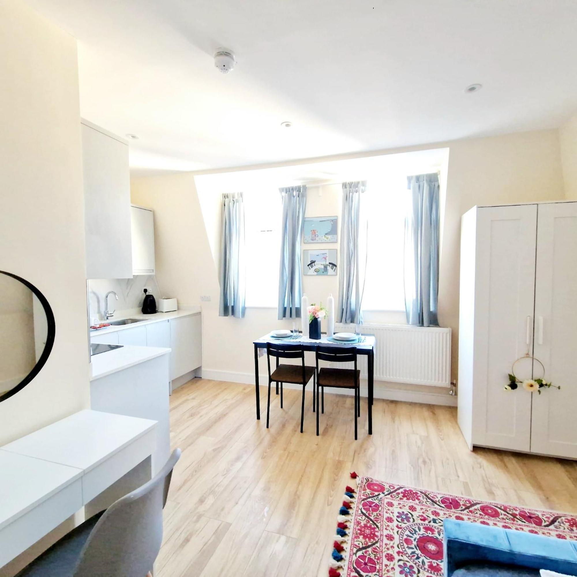 Crendon House Boutique Hotel High Wycombe Buckinghamshire Екстериор снимка